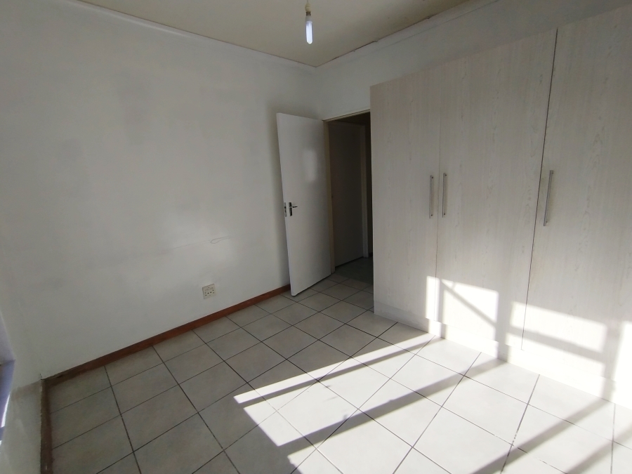 To Let 1 Bedroom Property for Rent in Vredenburg Western Cape